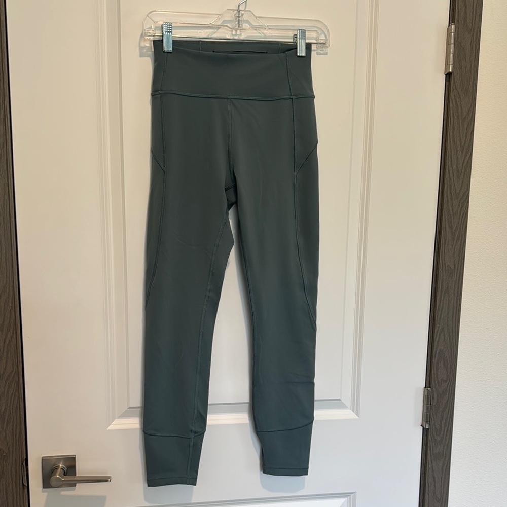 Lululemon High-Waisted Sage Green Leggings. 7/8 length, Size 6. Pre-owned